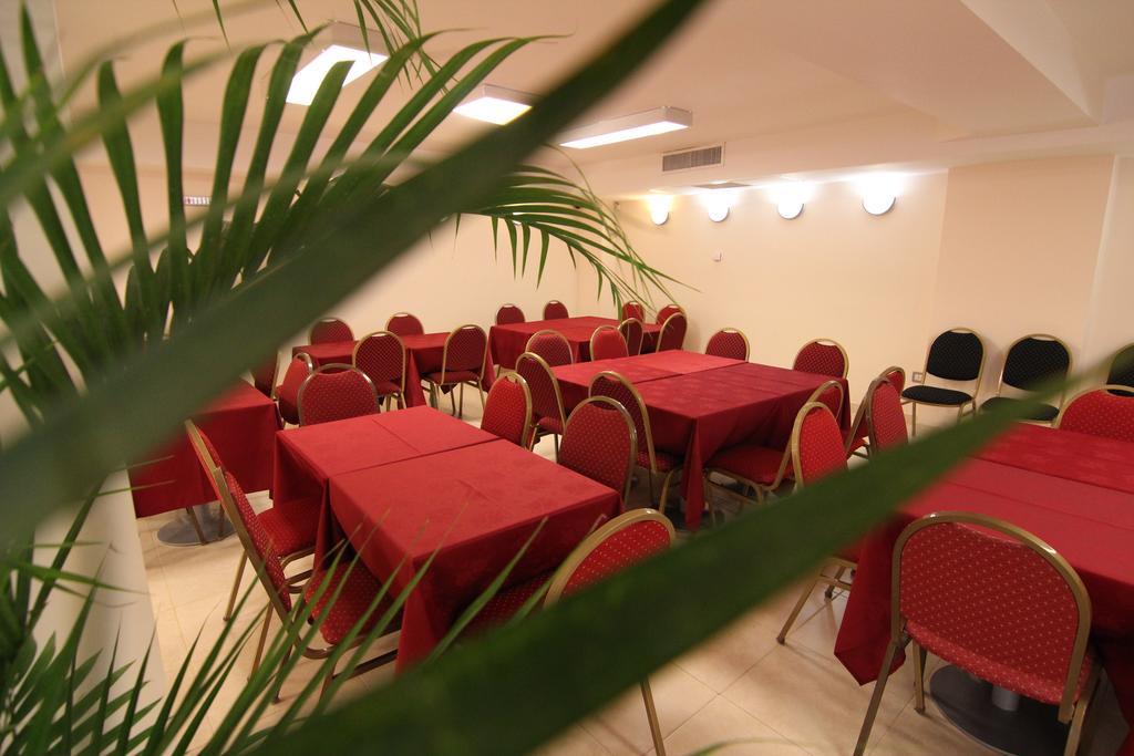 Hotel El Cortijo Neuquen Ngoại thất bức ảnh