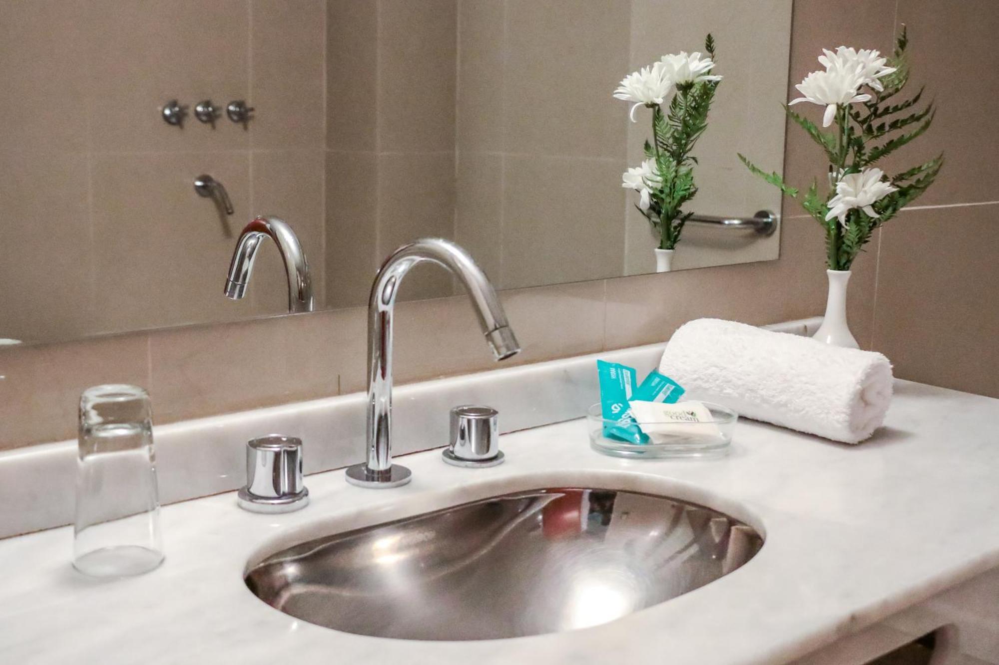 Hotel El Cortijo Neuquen Ngoại thất bức ảnh