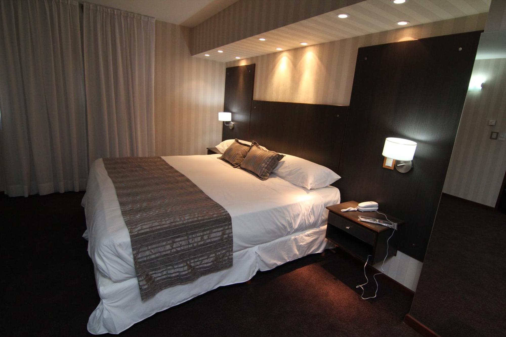 Hotel El Cortijo Neuquen Ngoại thất bức ảnh