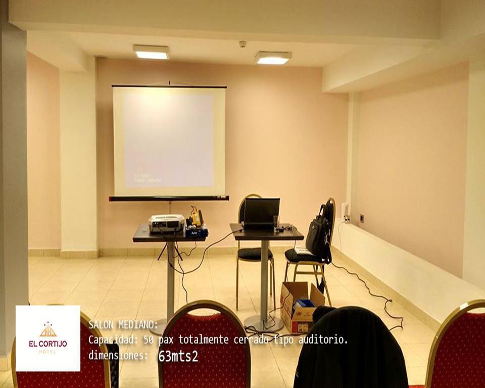 Hotel El Cortijo Neuquen Ngoại thất bức ảnh