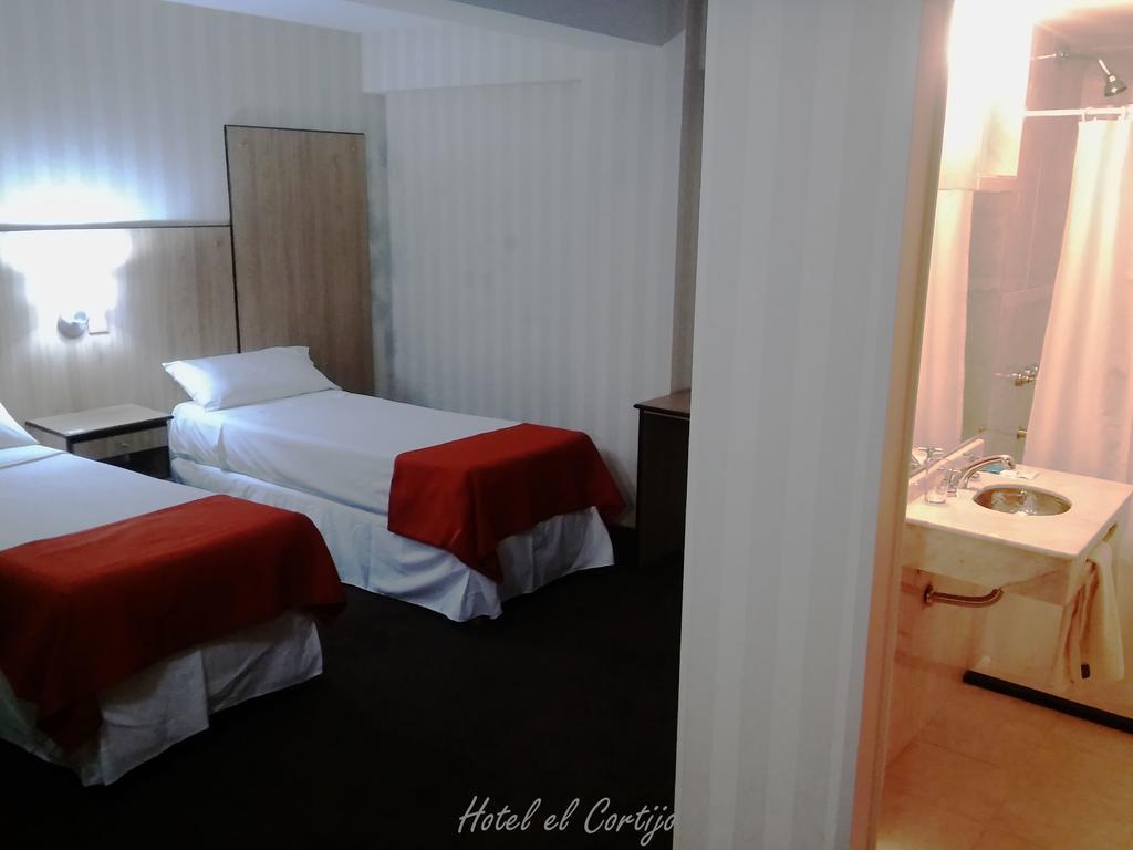 Hotel El Cortijo Neuquen Ngoại thất bức ảnh