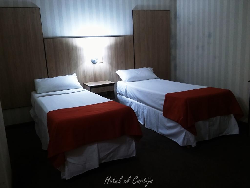 Hotel El Cortijo Neuquen Ngoại thất bức ảnh