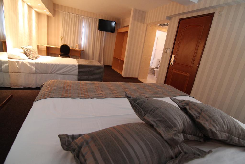 Hotel El Cortijo Neuquen Ngoại thất bức ảnh