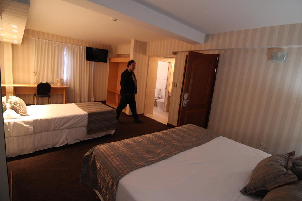 Hotel El Cortijo Neuquen Ngoại thất bức ảnh