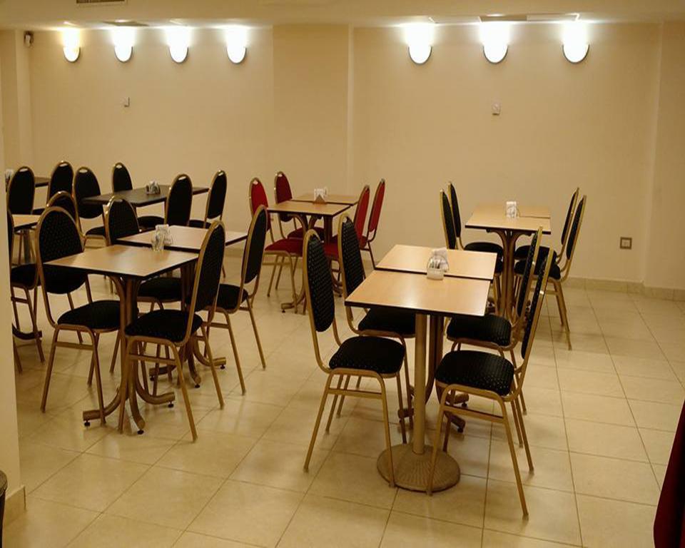 Hotel El Cortijo Neuquen Ngoại thất bức ảnh