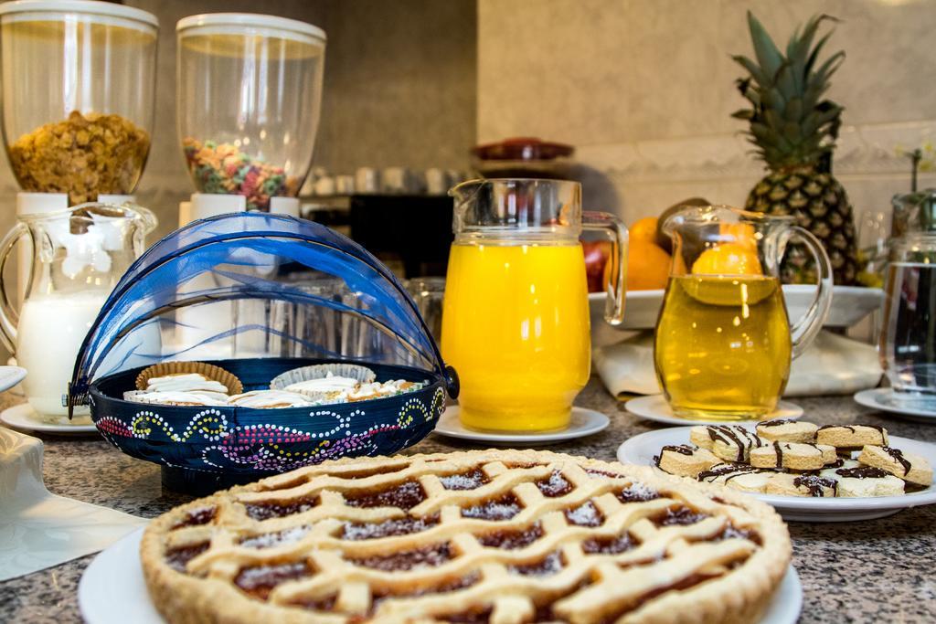 Hotel El Cortijo Neuquen Ngoại thất bức ảnh